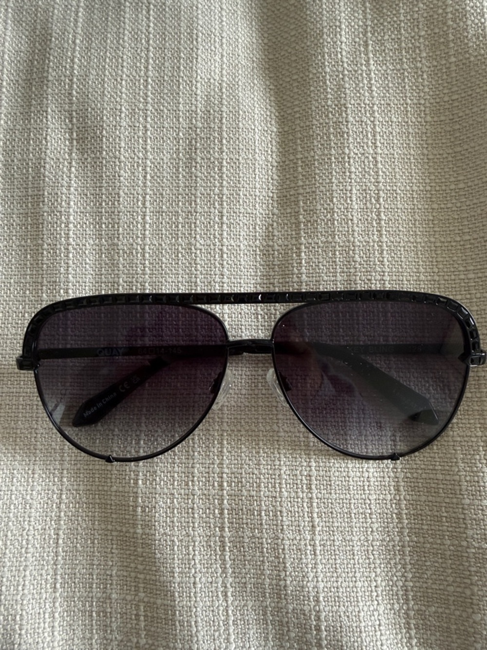 Brand new QUAY Black Aviator Sunglasses with Decorative Rim
